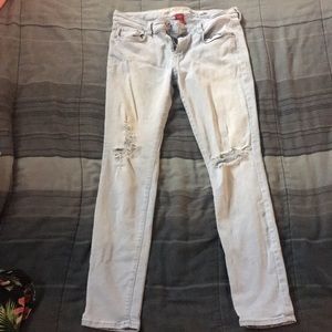 Faded blue skinny jeans by Arizona Jean Co.